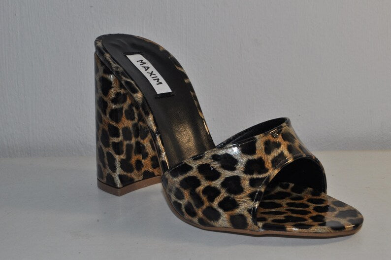 Women’s Leopard Print Chunky Heel Sandals: Fashion Heels
