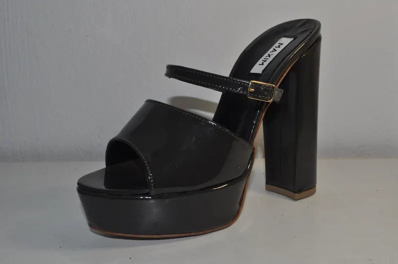 “Women’s Chunky Heel Sandals – Chic Luxury Evening Heels”