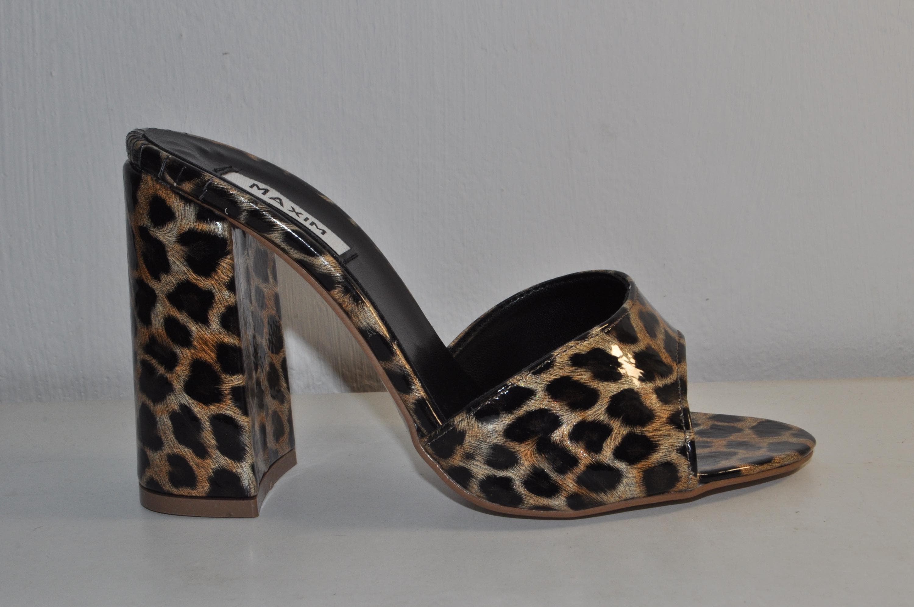 Women’s Leopard Print Chunky Heel Sandals: Fashion Heels