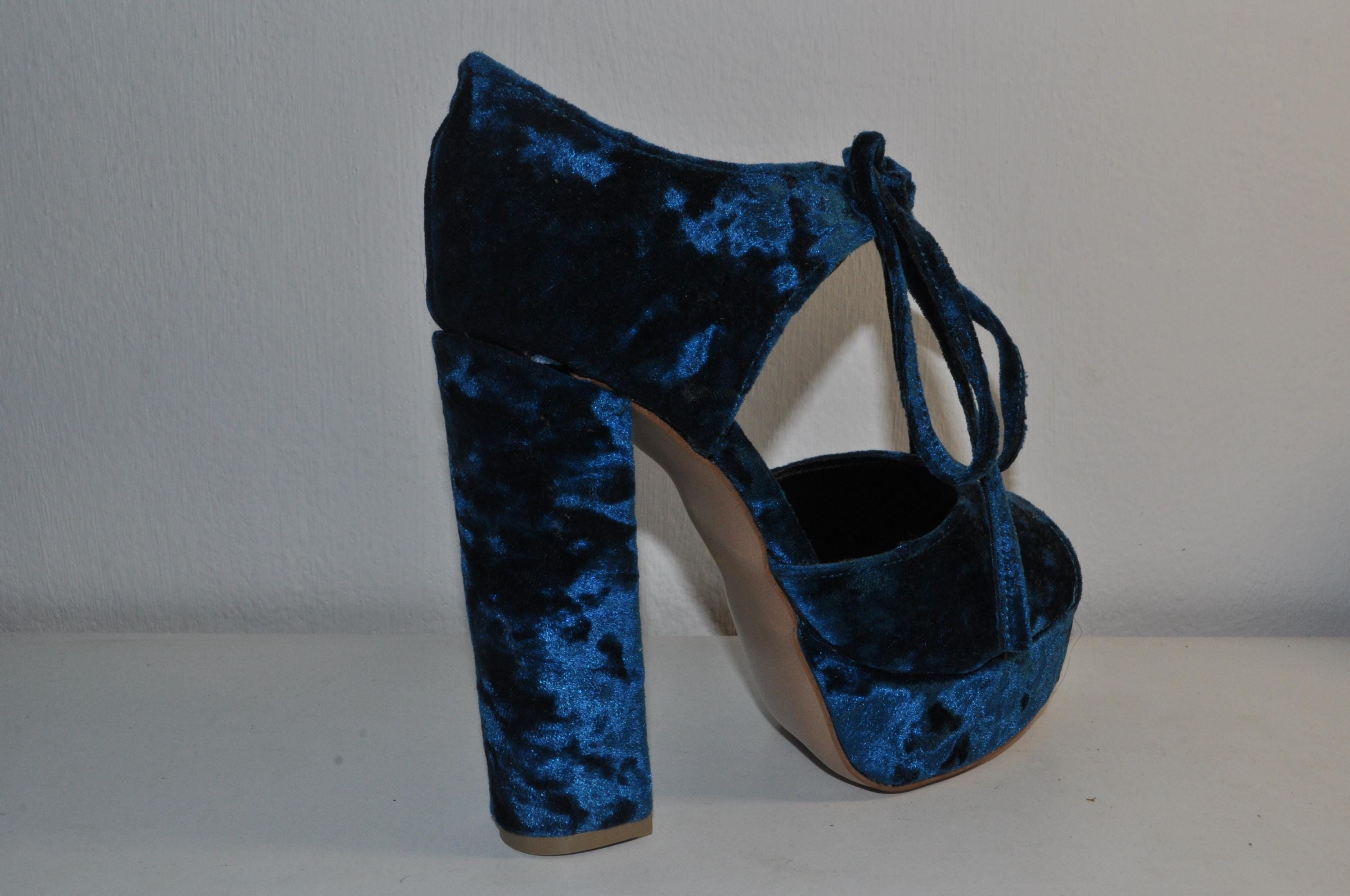 Elegant Blue Velvet Mules: Chunky Heel Statement Shoes