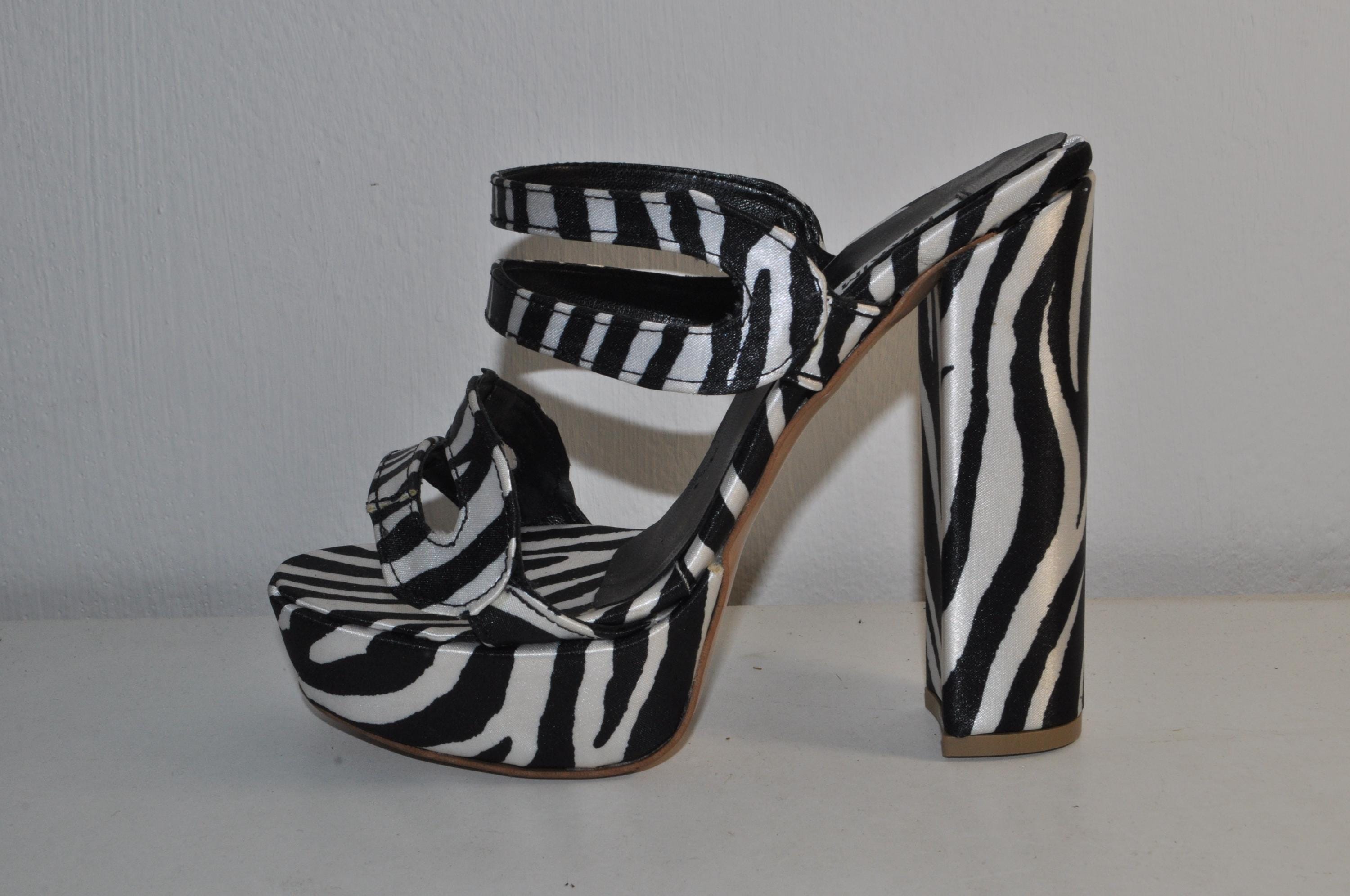 “Designer Women’s Zebra Print Chunky Heel Sandals – Handmade Leather Shoes”