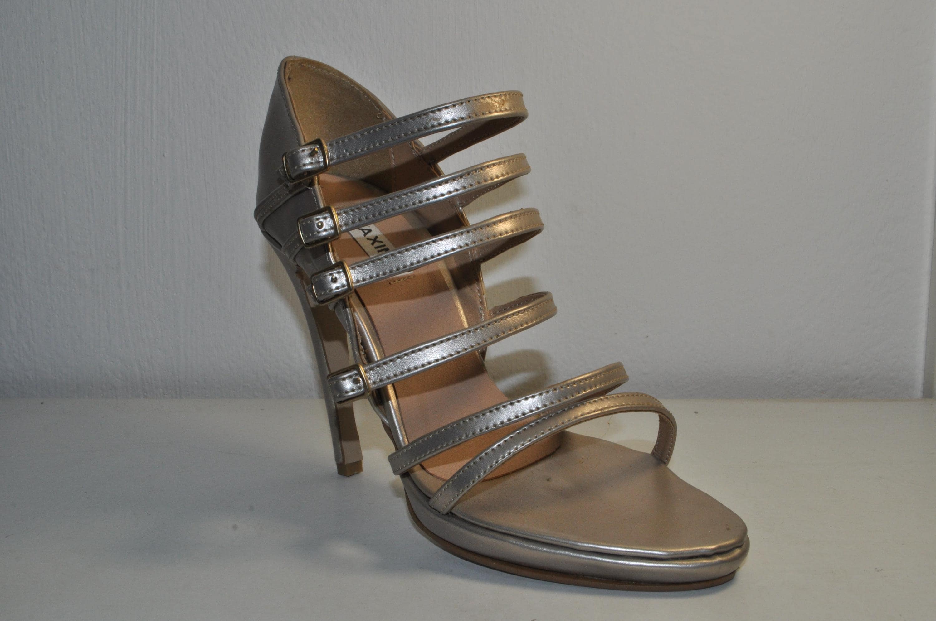 “Luxury Women’s Gold Strappy High Heel Sandals – Elegant Evening Heels”