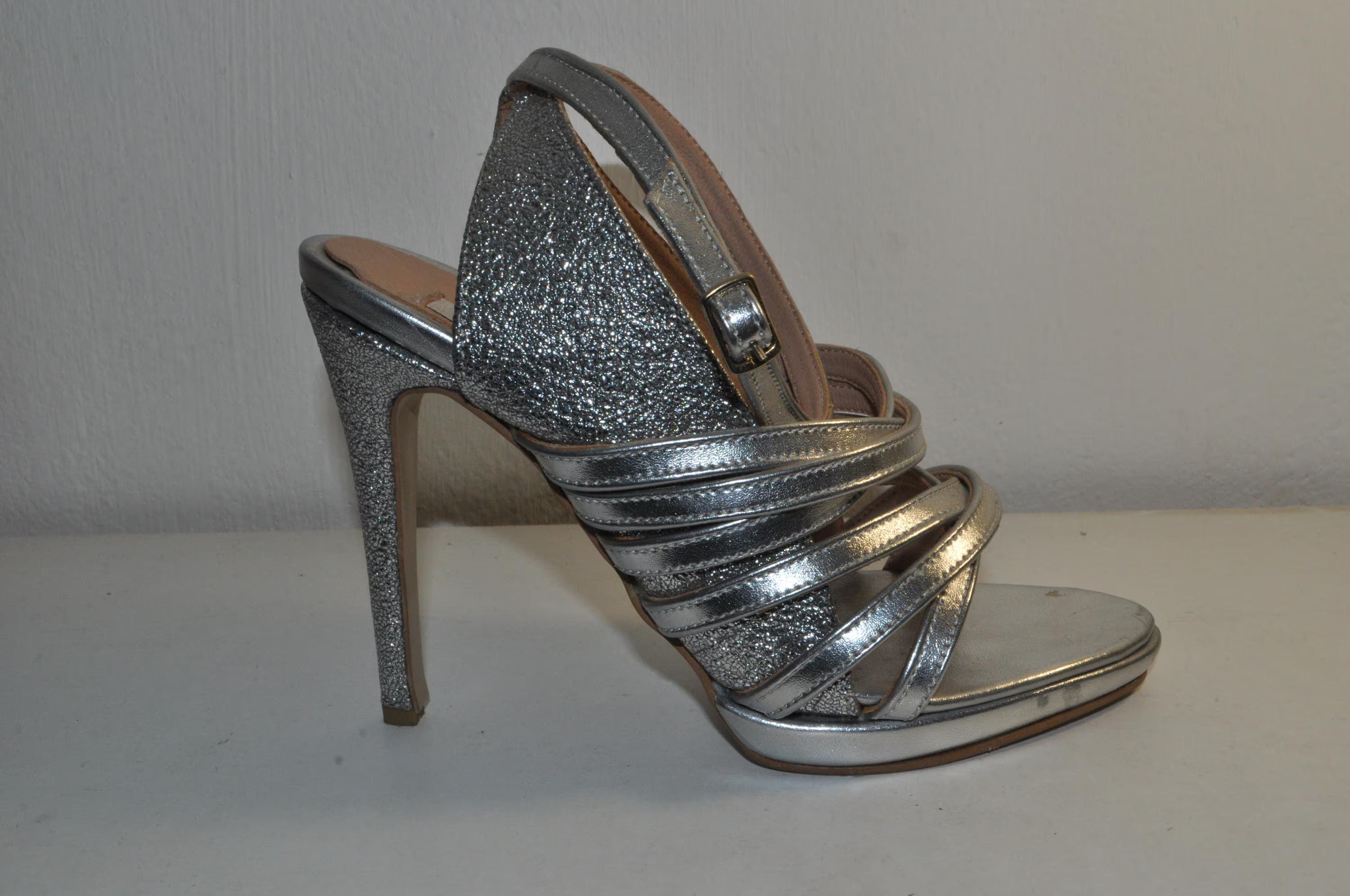 “Luxury Women’s Silver Glitter High Heel Sandals – Elegant Evening Party Heels”