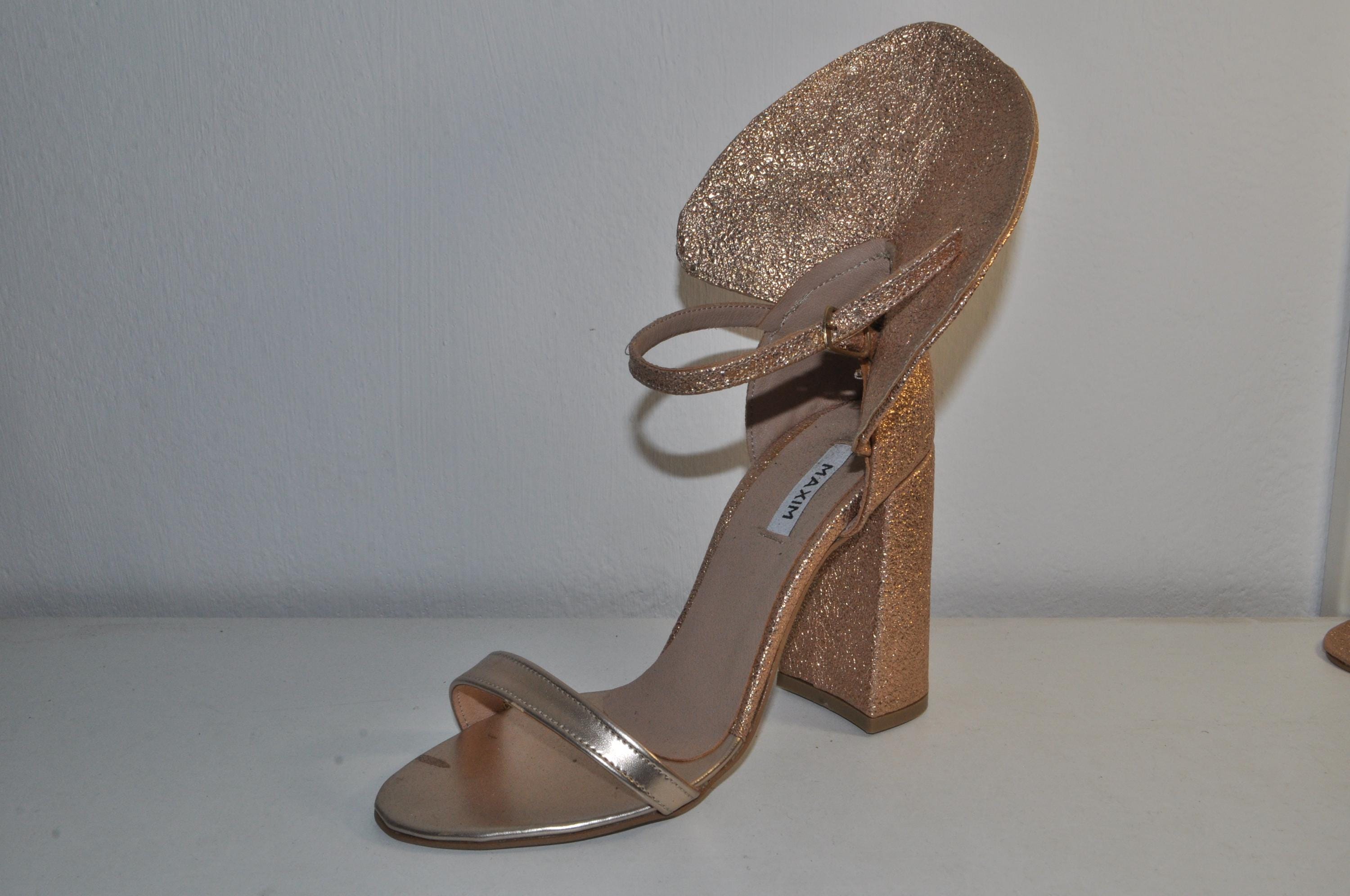 “Designer Women’s Gold Chunky Heel Sandals – Sophisticated Evening Heels”