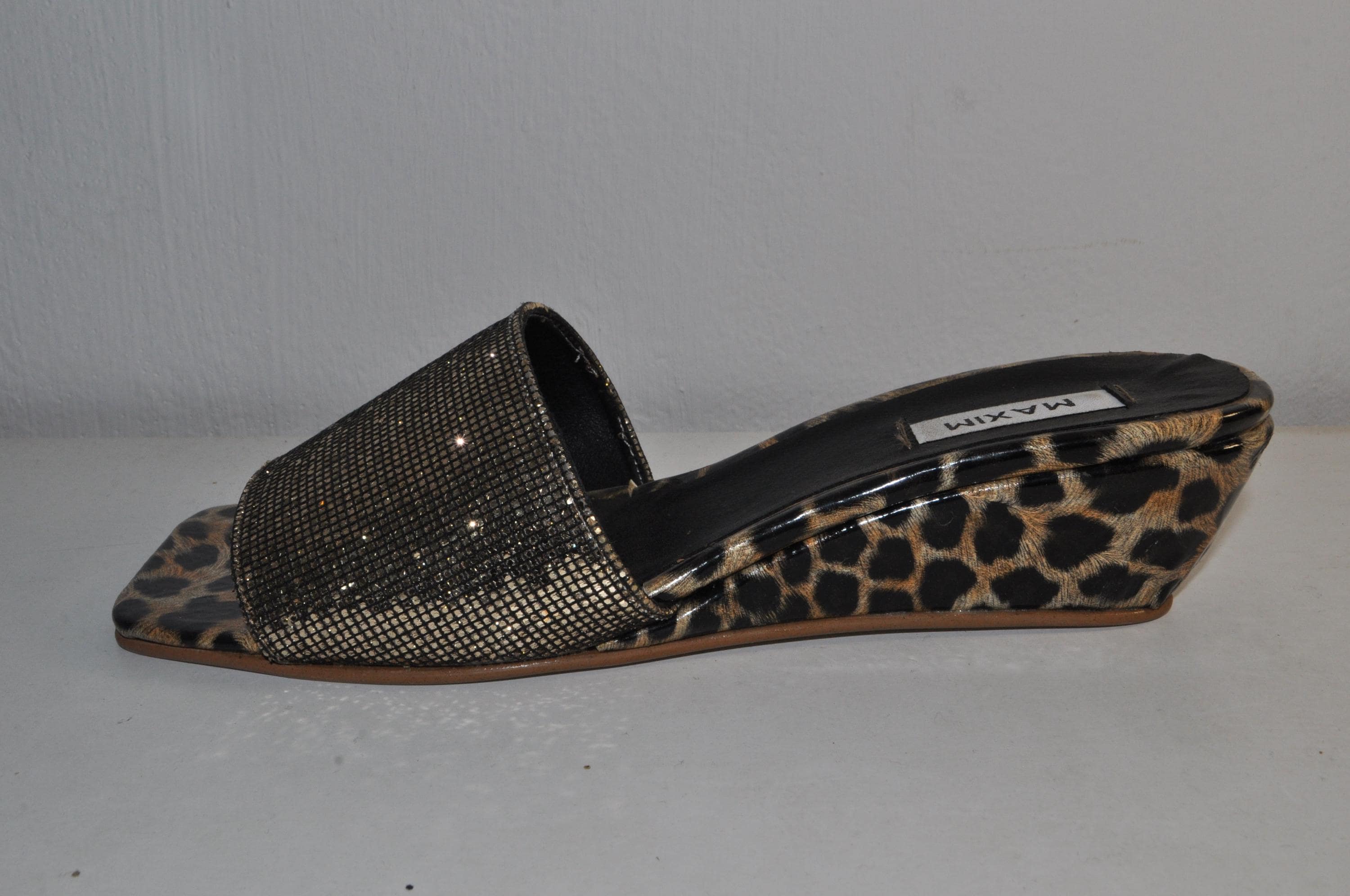 “Women’s Leopard Print Platform Chunky Heel Sandals – Glamorous Evening Shoes”