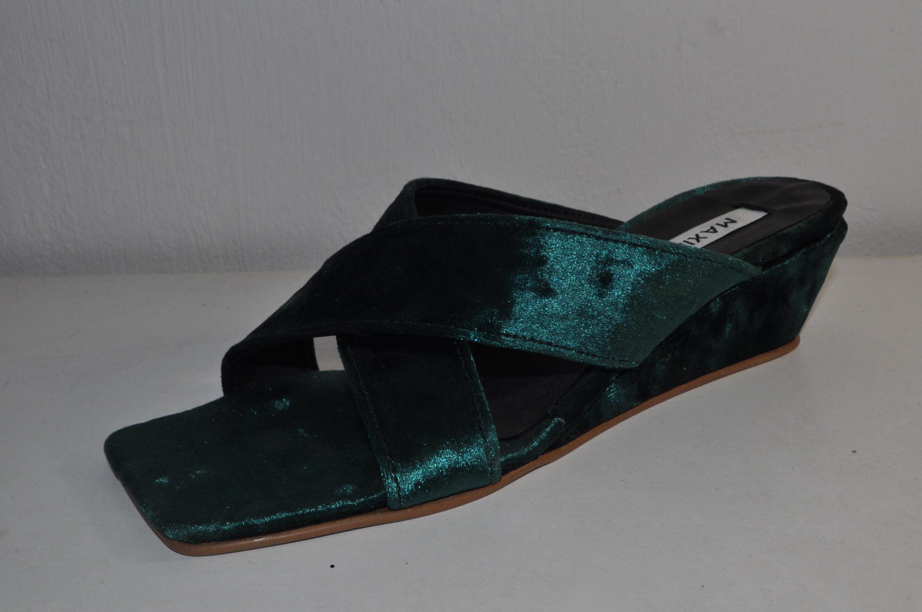 “Designer Women’s Handmade Leather Chunky Heel Sandals – Sophisticated Evening Heels”