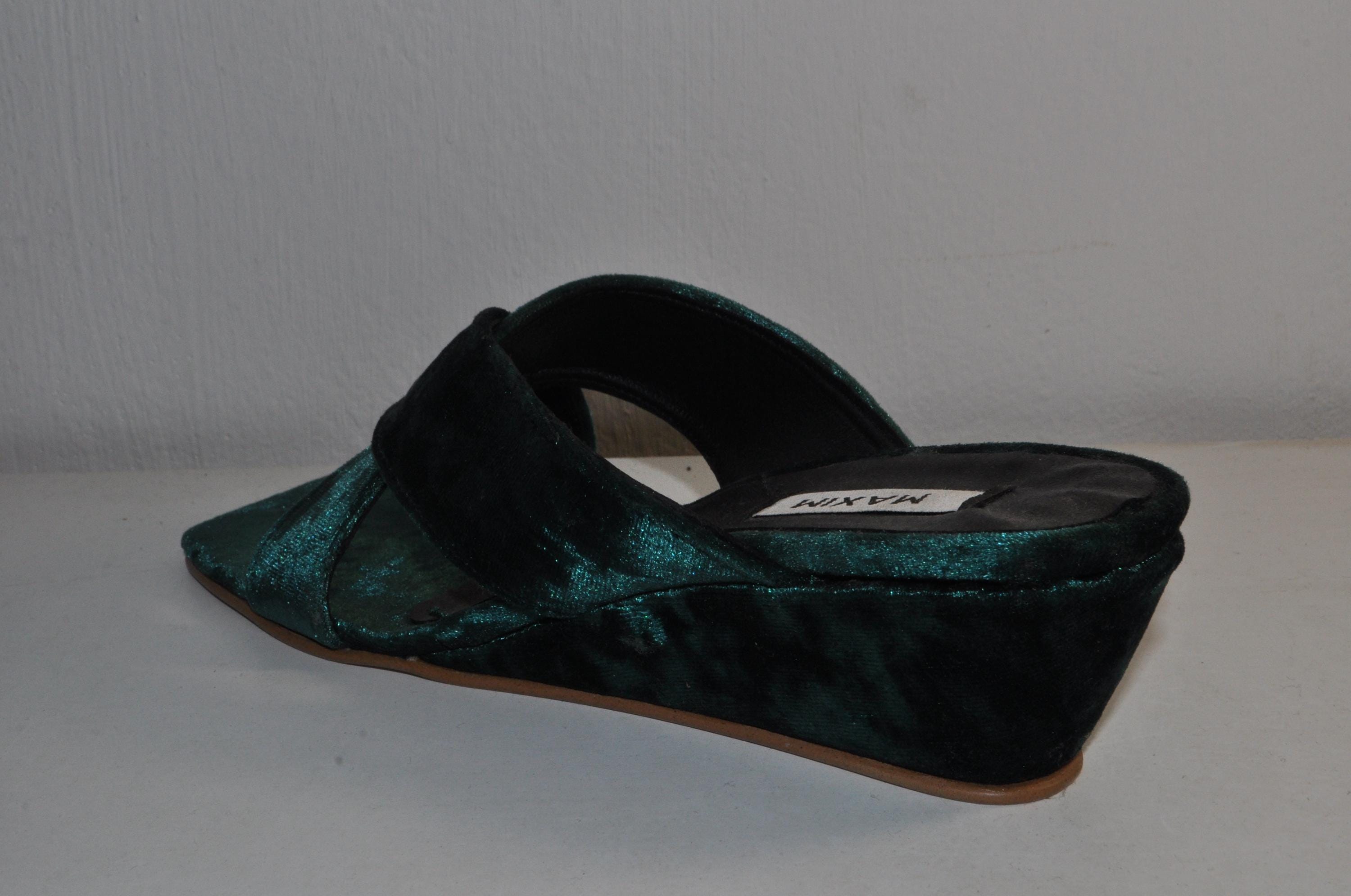 “Designer Women’s Handmade Leather Chunky Heel Sandals – Sophisticated Evening Heels”