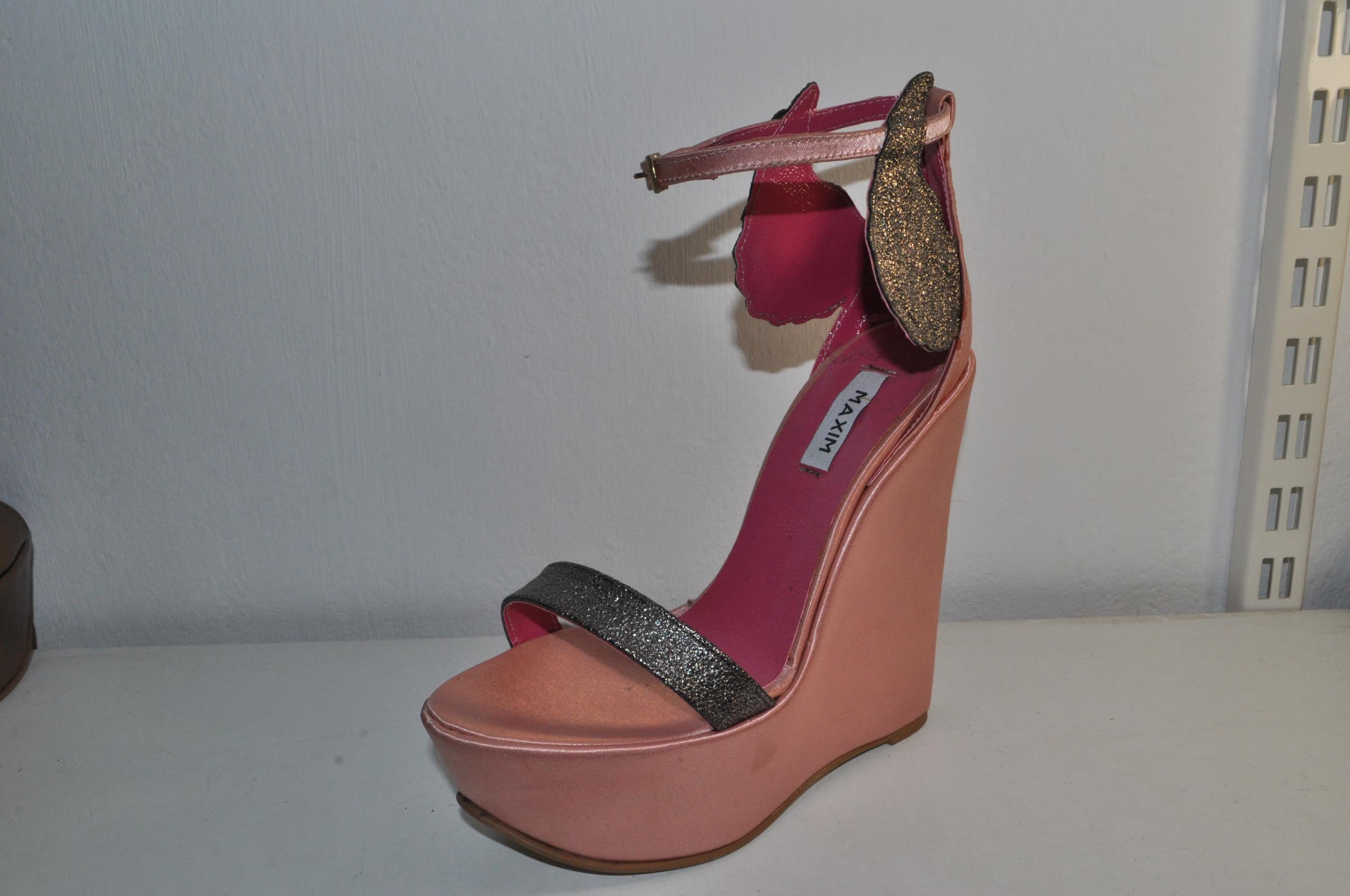 “Designer Women’s Pink Wedge Heel Sandals – Stylish Chunky Evening Heels”