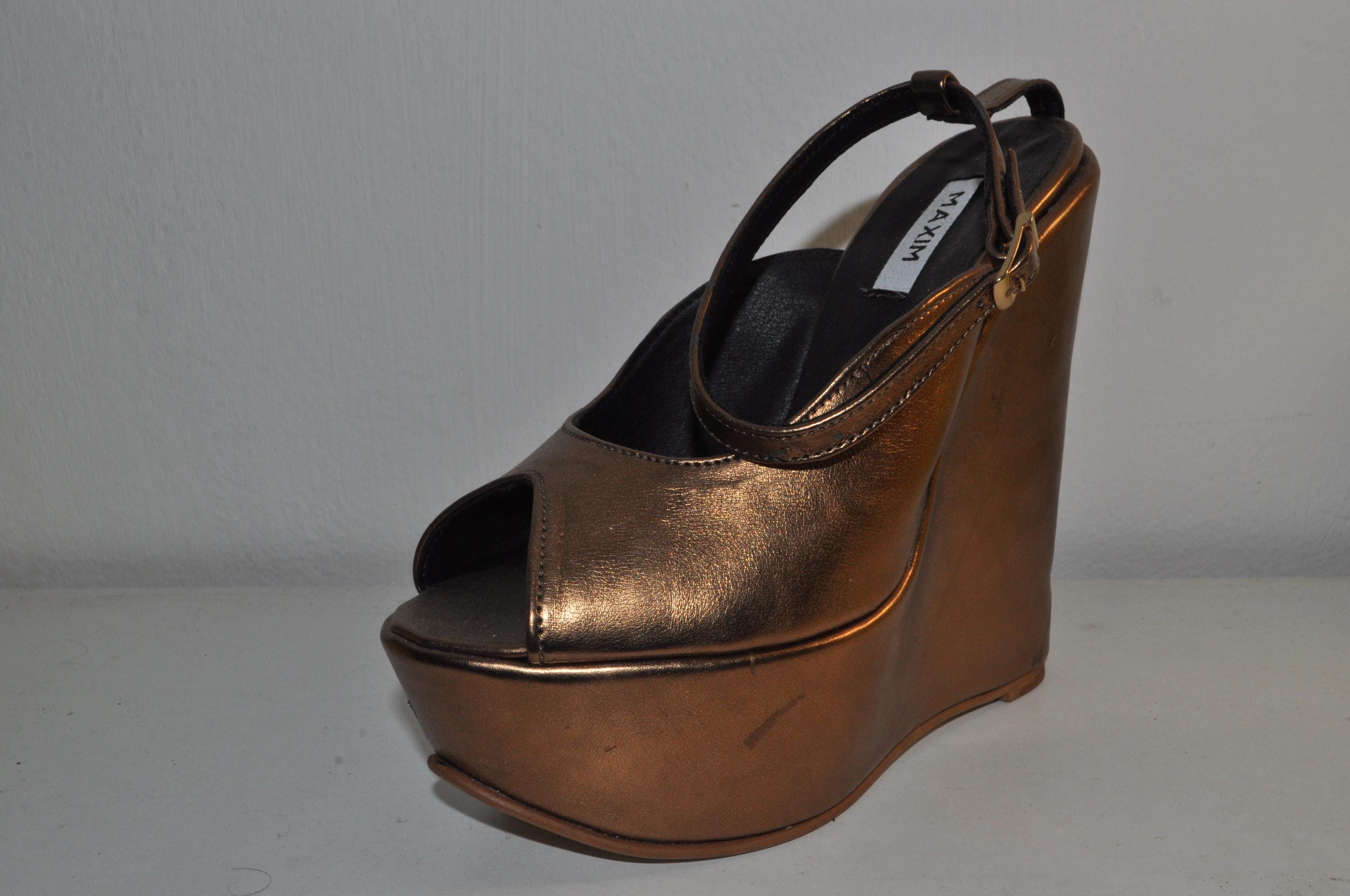 “Women’s Chunky Heel Platform Sandals – Stylish Luxury Evening Shoes”