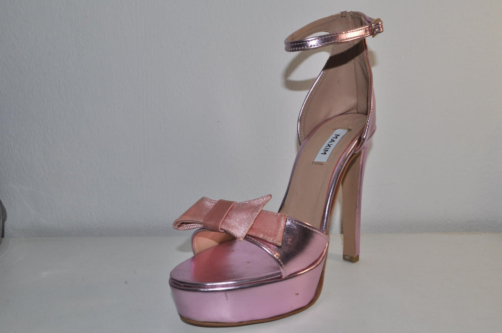 Elegant Pink High Heels: Handmade Evening Sandals