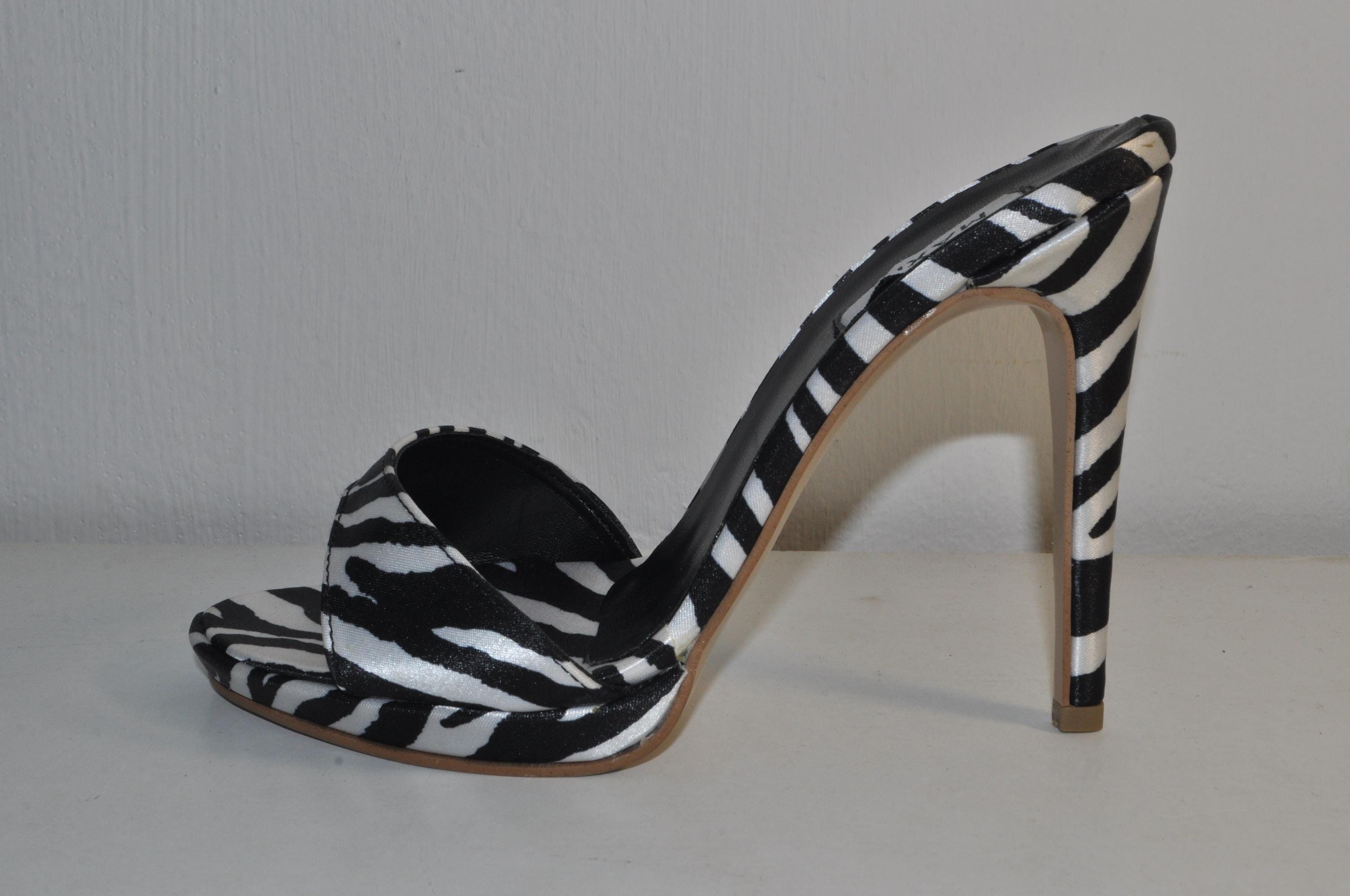 “Designer Women’s Zebra Print Chunky Heel Sandals – Stylish Handmade Evening Heels”