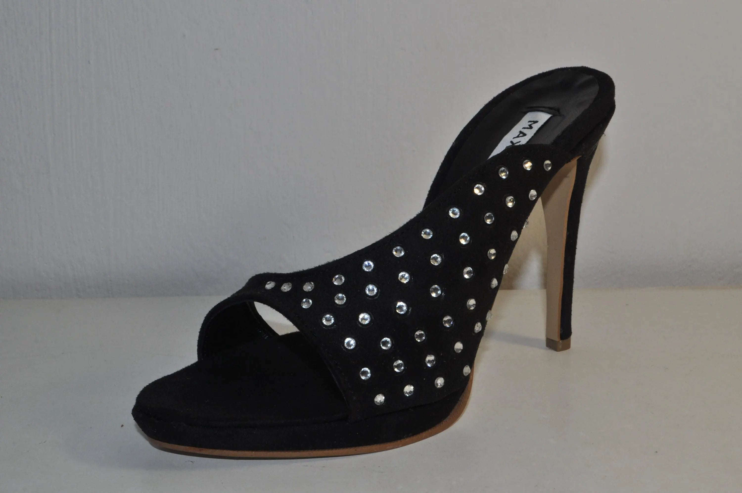 “Designer Women’s Black Chunky Heel Sandals – Glamorous Rhinestone Heels”