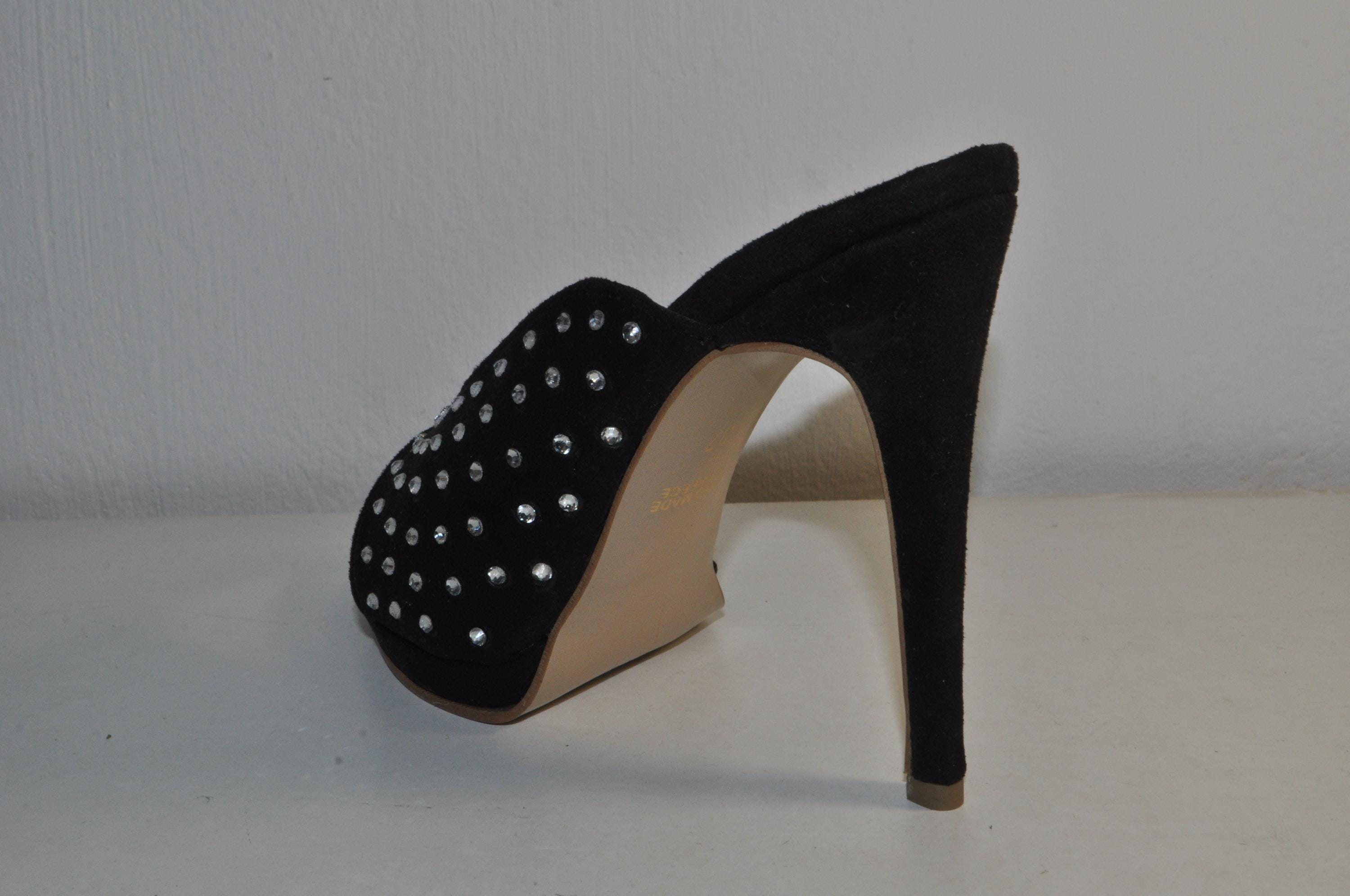 “Designer Women’s Black Chunky Heel Sandals – Glamorous Rhinestone Heels”