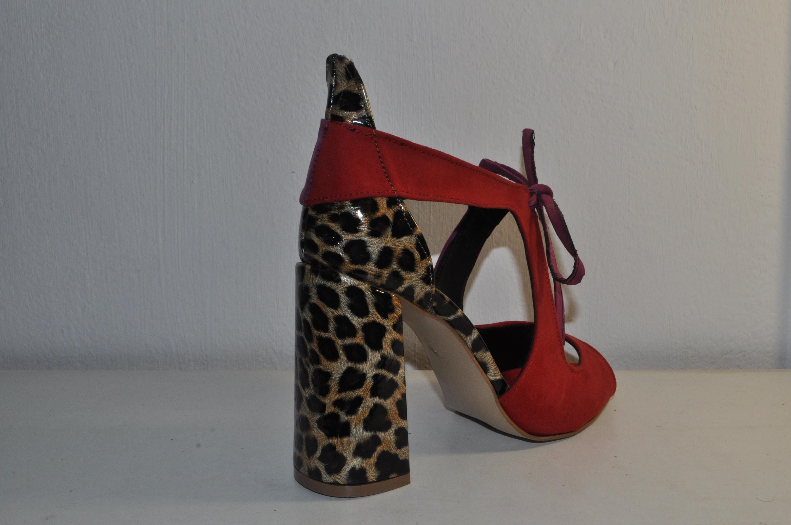 Chic Red Leopard Print Sandals: Women’s Chunky Heel Heels