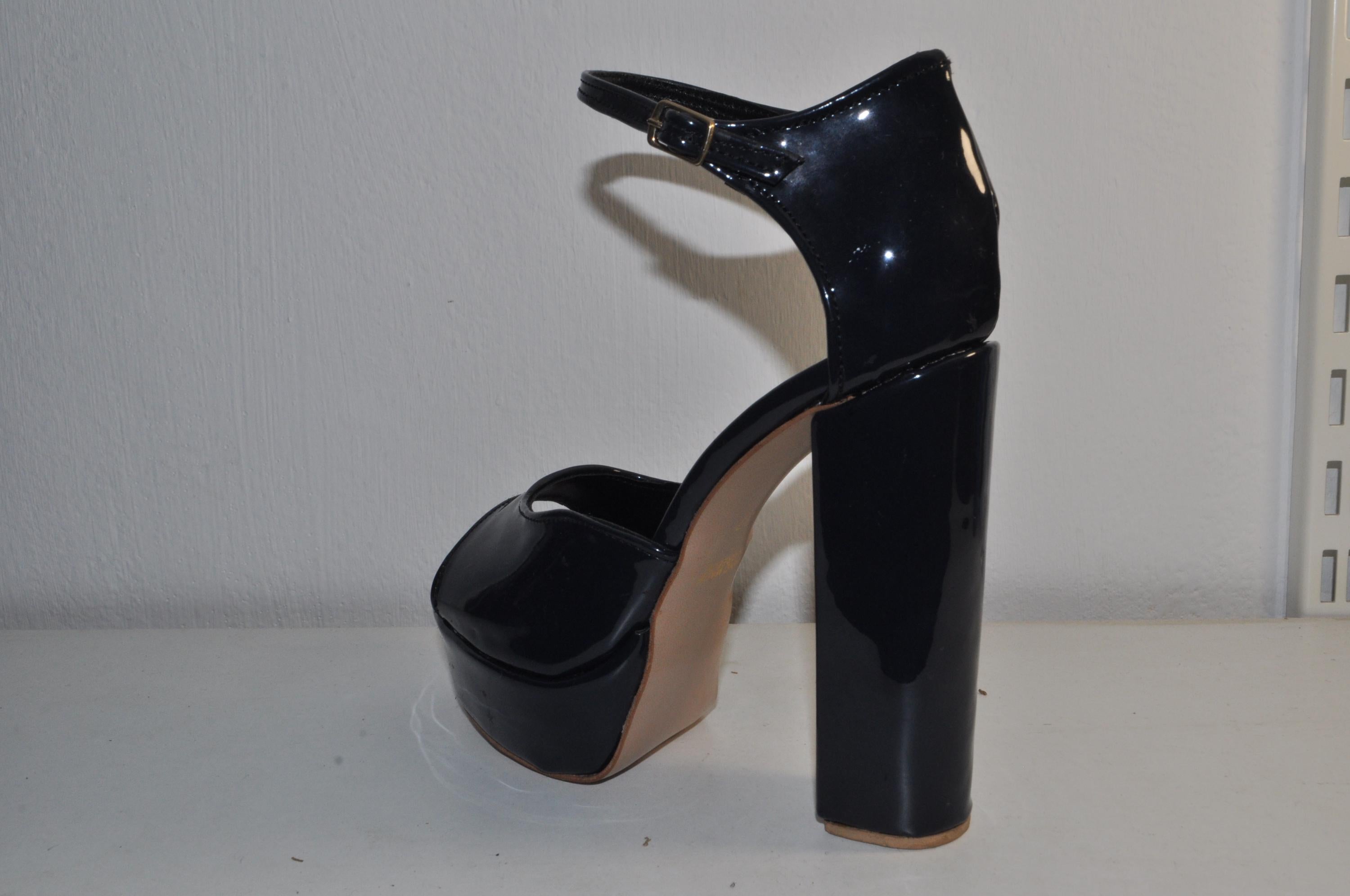 “Designer Women’s Olivia Black Chunky High Heel Sandals – Elegant Evening Shoes”