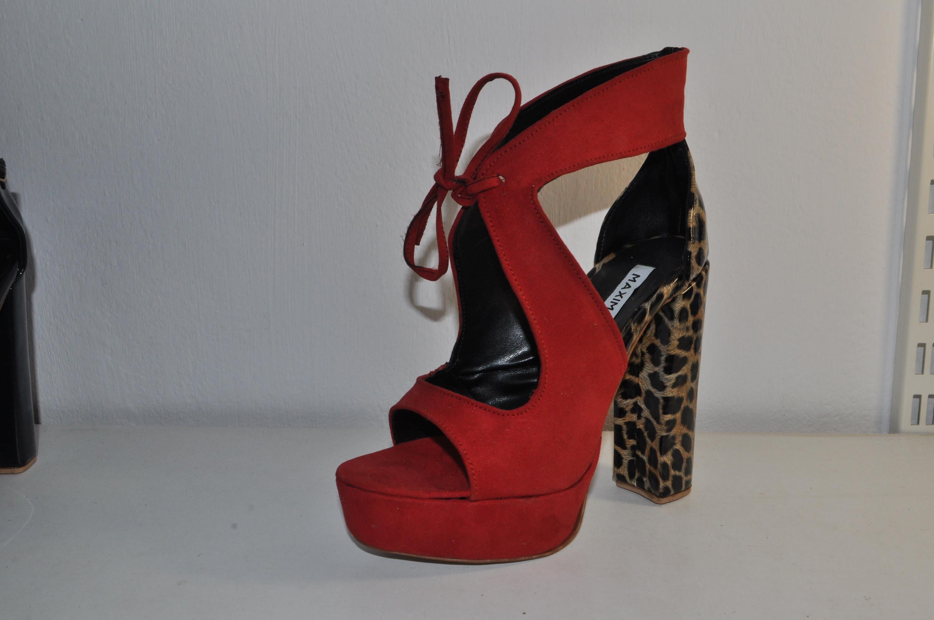 “Luxury Women’s Red Chunky Heel Sandals – Leopard Print Evening Heels”
