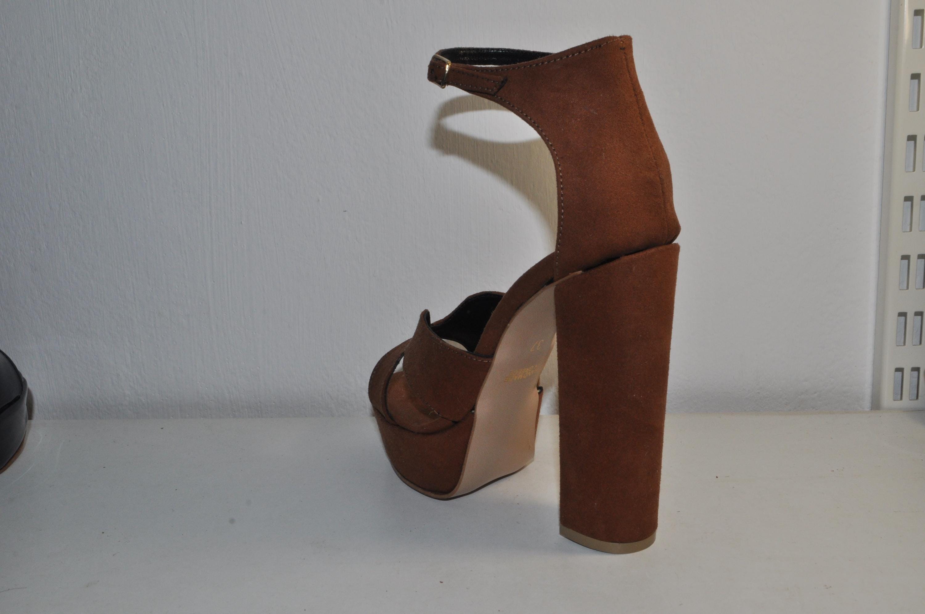 “Women’s Handmade Brown Leather Chunky Heel Sandals – Chic Evening Heels”