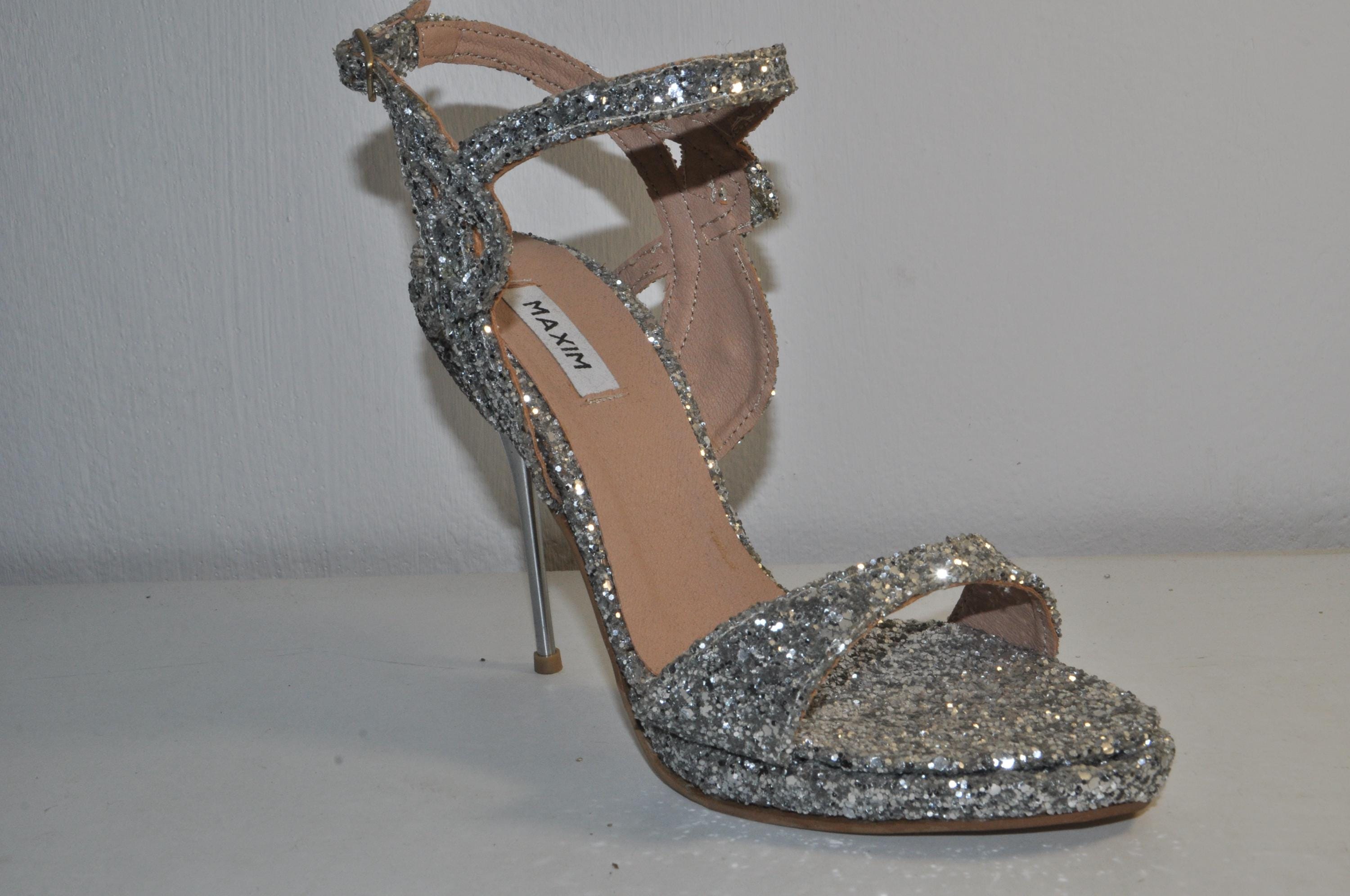 Chic Silver Glitter Stilettos: Wedding Evening Shoes for Brides