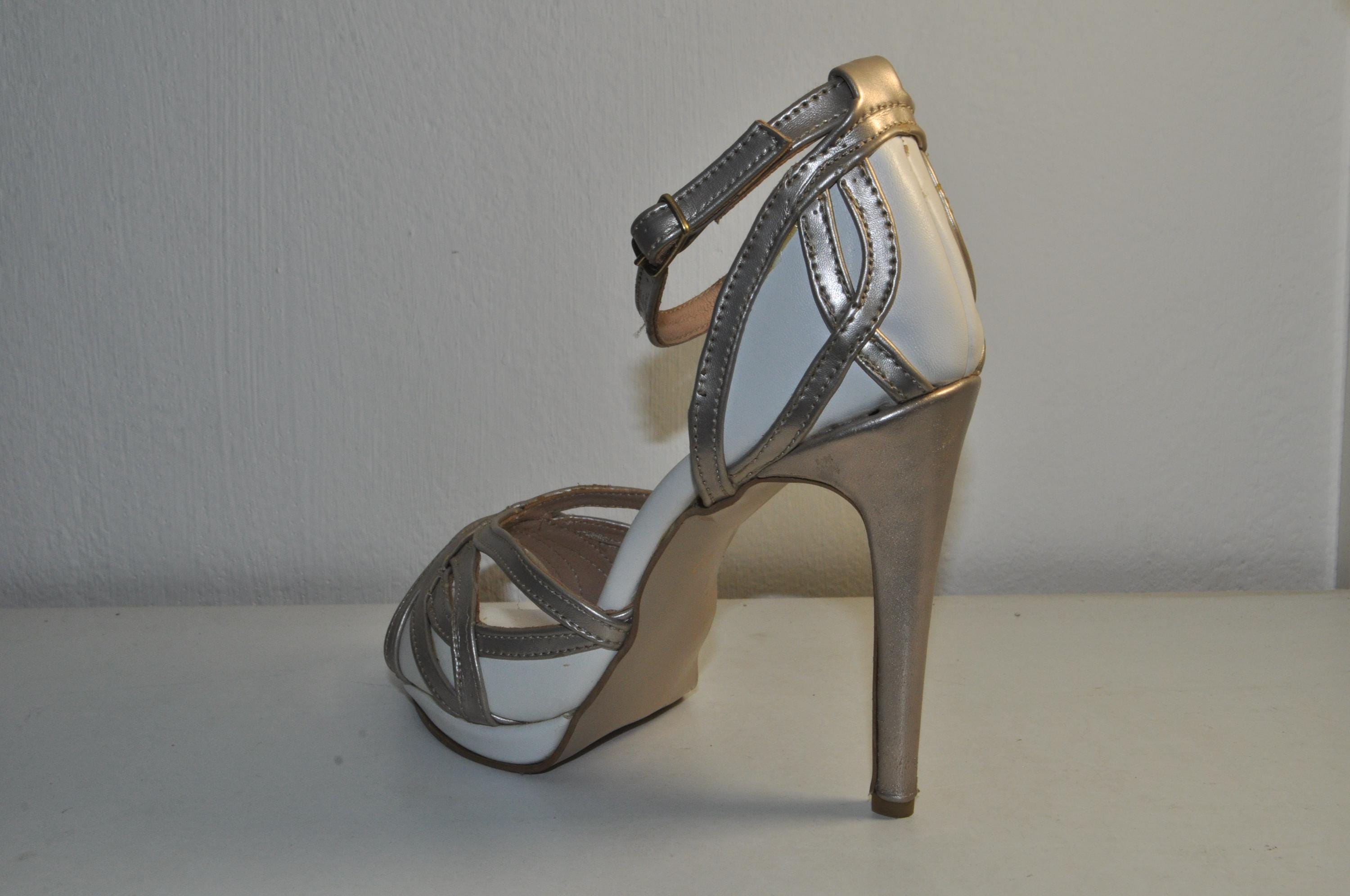 “Luxury Women’s White Handmade Leather High Heel Sandals – Elegant Evening Heels”