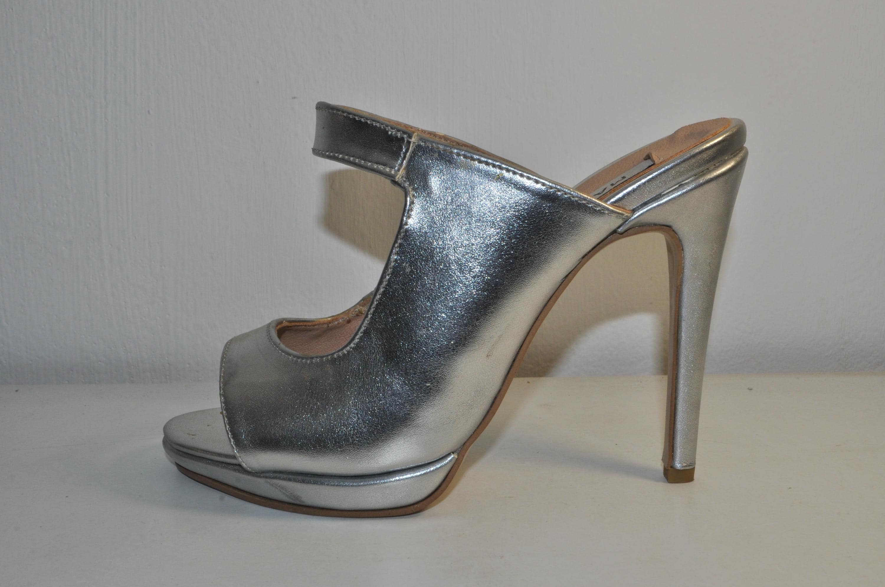 “Women’s Silver High Heel Mule Sandals – Chic Luxury Evening Heels”