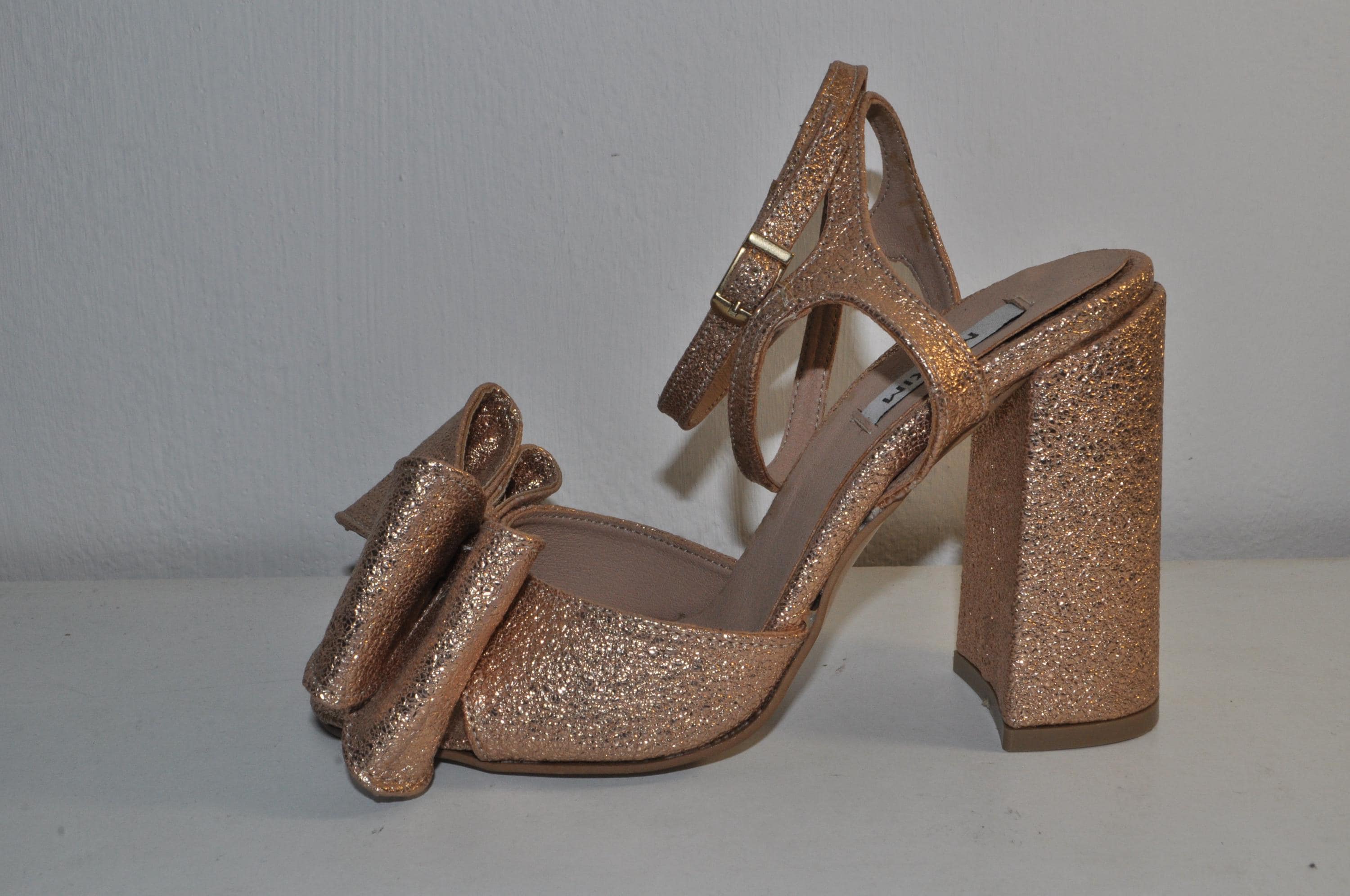 “Designer Women’s Handmade Gold Leather Chunky Heel Sandals with Bow – Stylish Prom Heels”