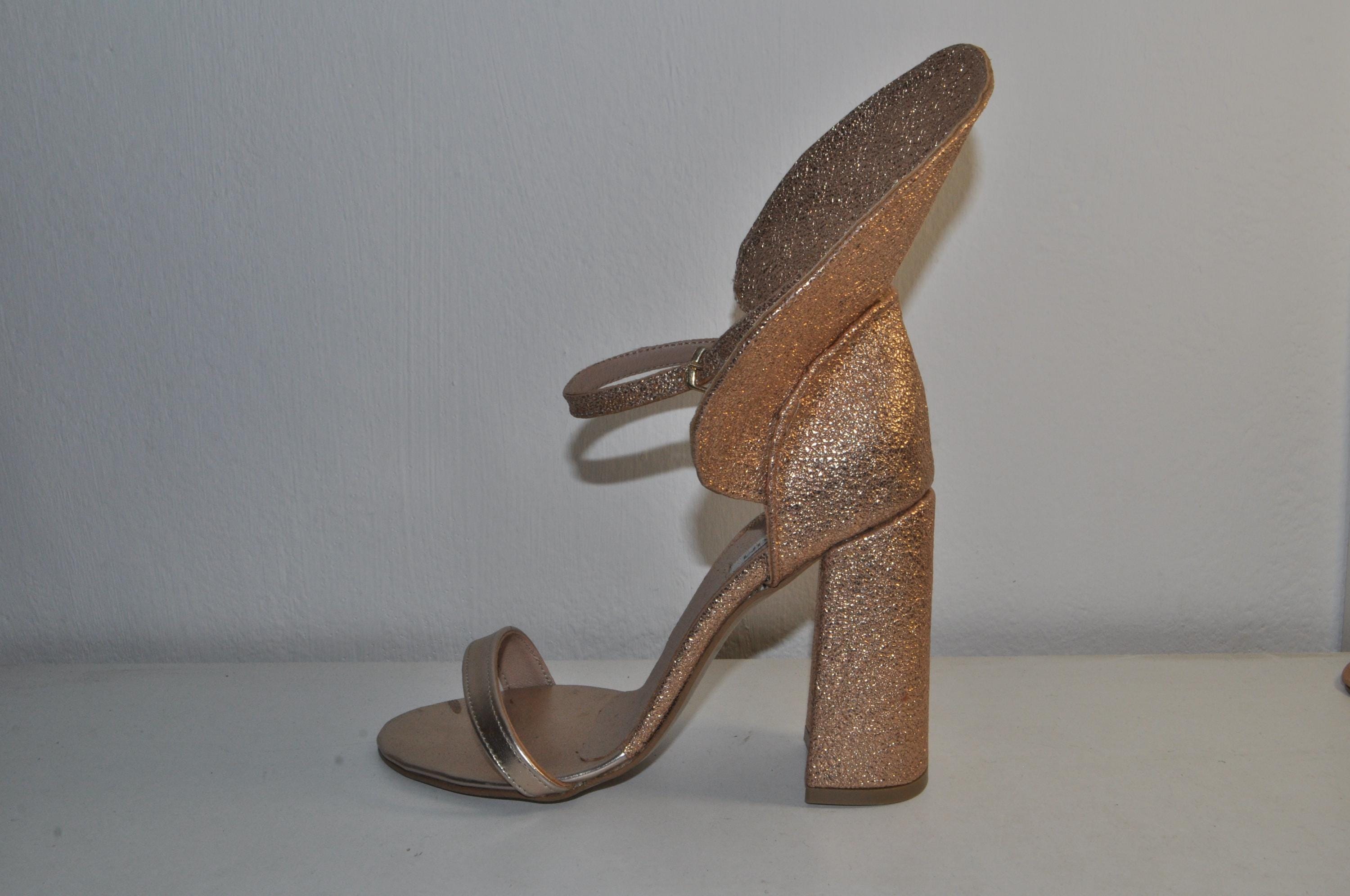 “Designer Women’s Gold Chunky Heel Sandals – Sophisticated Evening Heels”