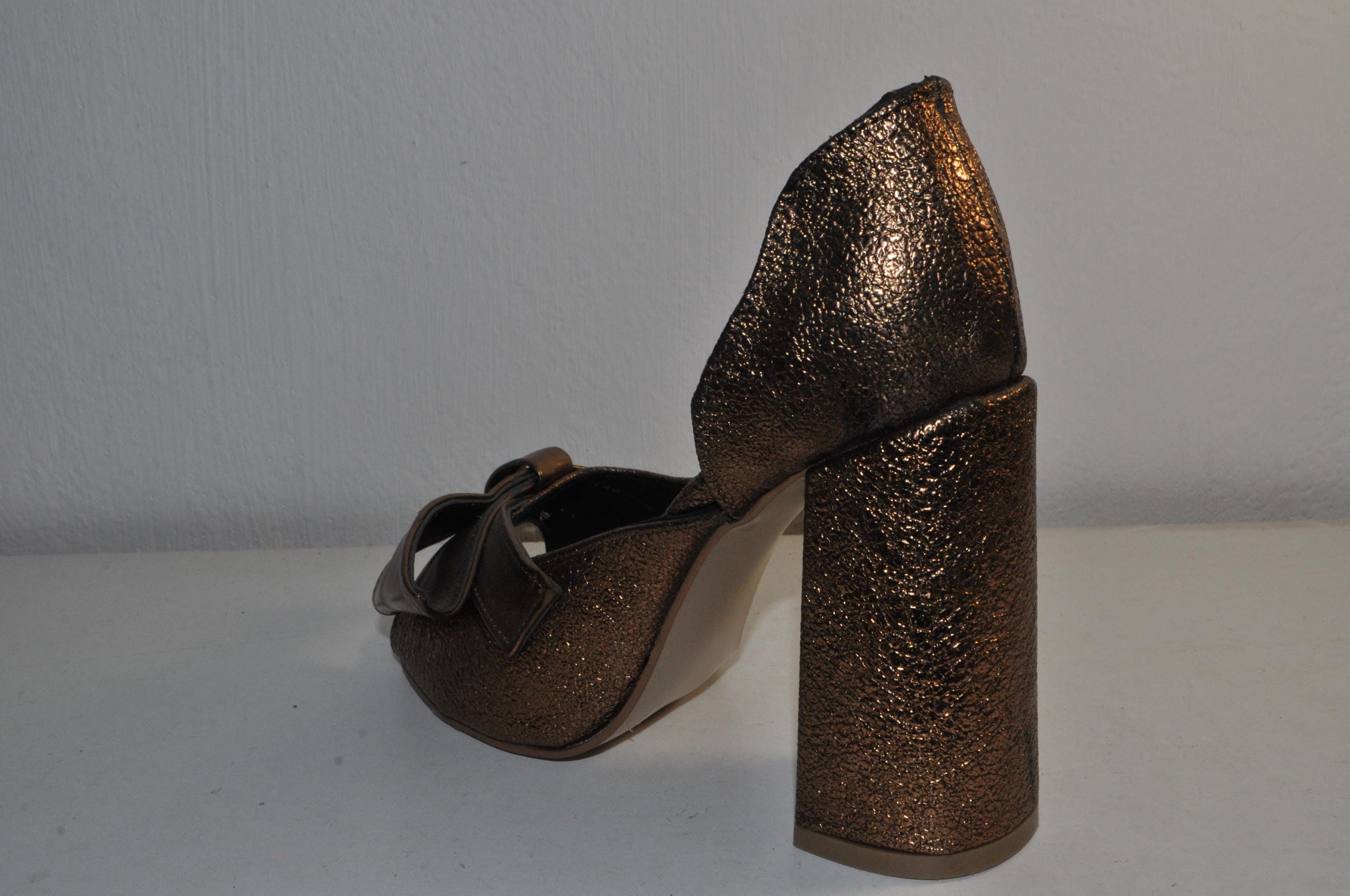 “Women’s Handmade Leather Chunky Heel Sandals – Stylish Evening Shoes”