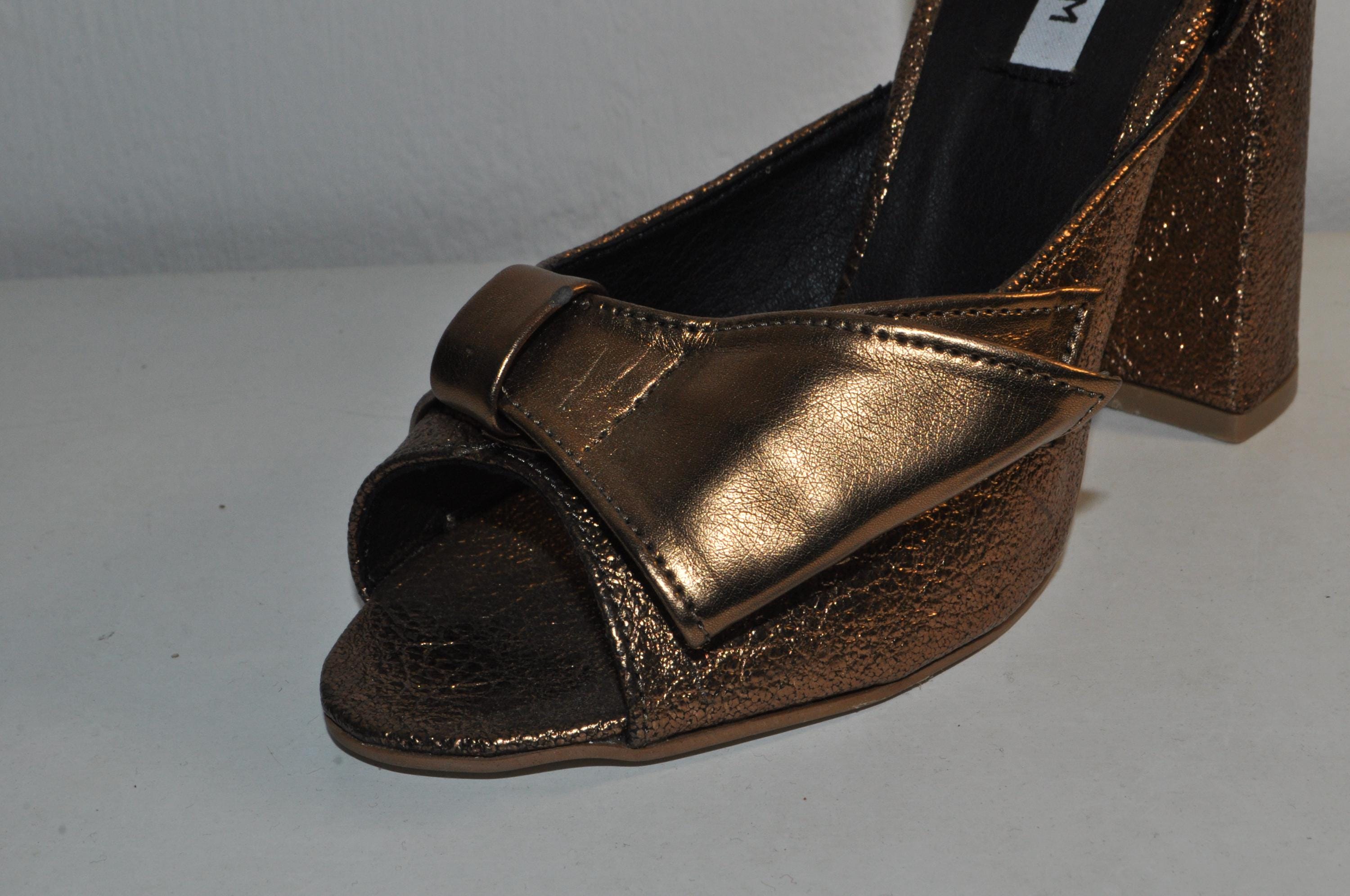 “Women’s Handmade Leather Chunky Heel Sandals – Stylish Evening Shoes”