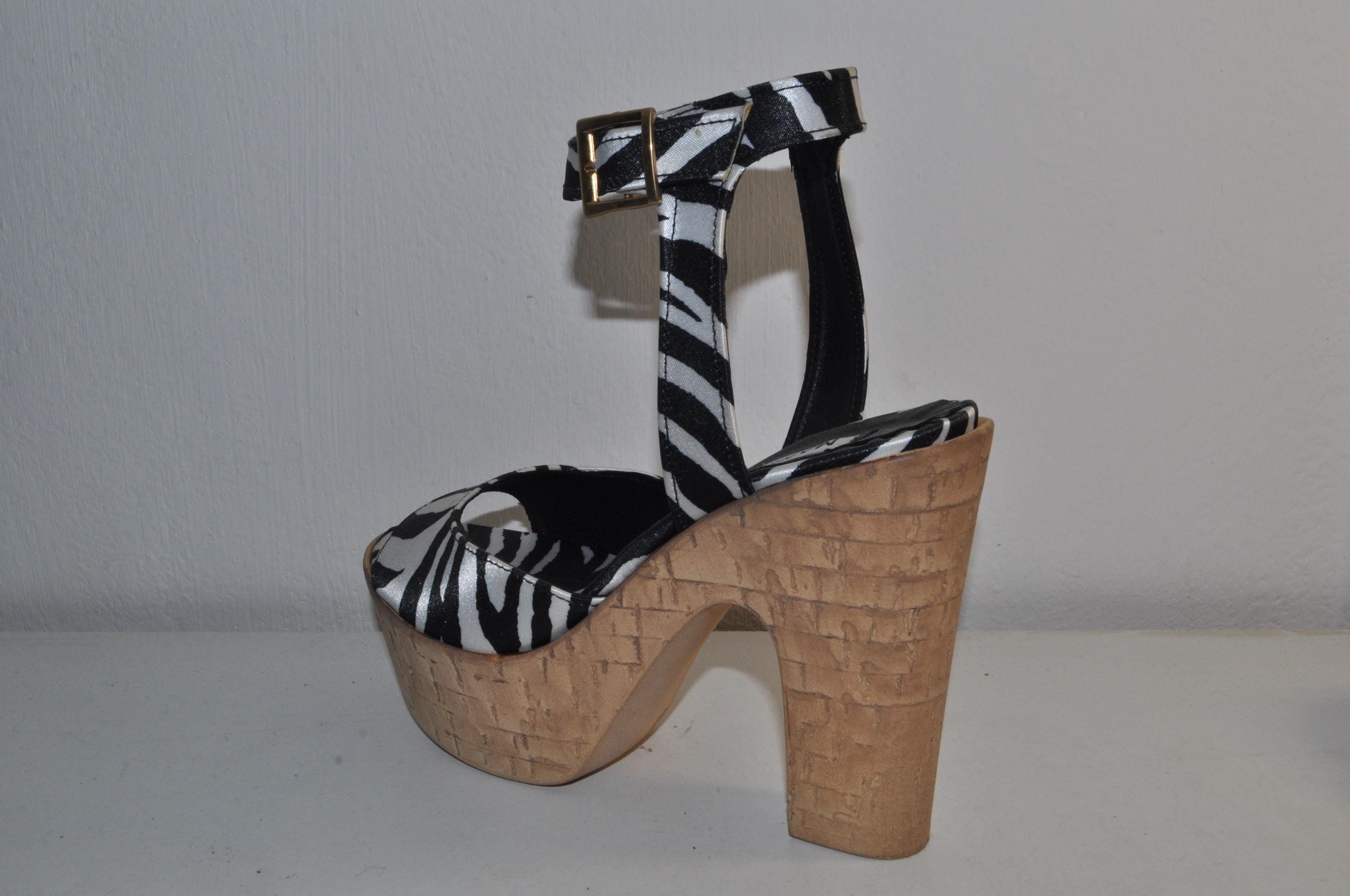 “Designer Women’s Zebra Print Chunky Heel Sandals – Elegant Evening Shoes”