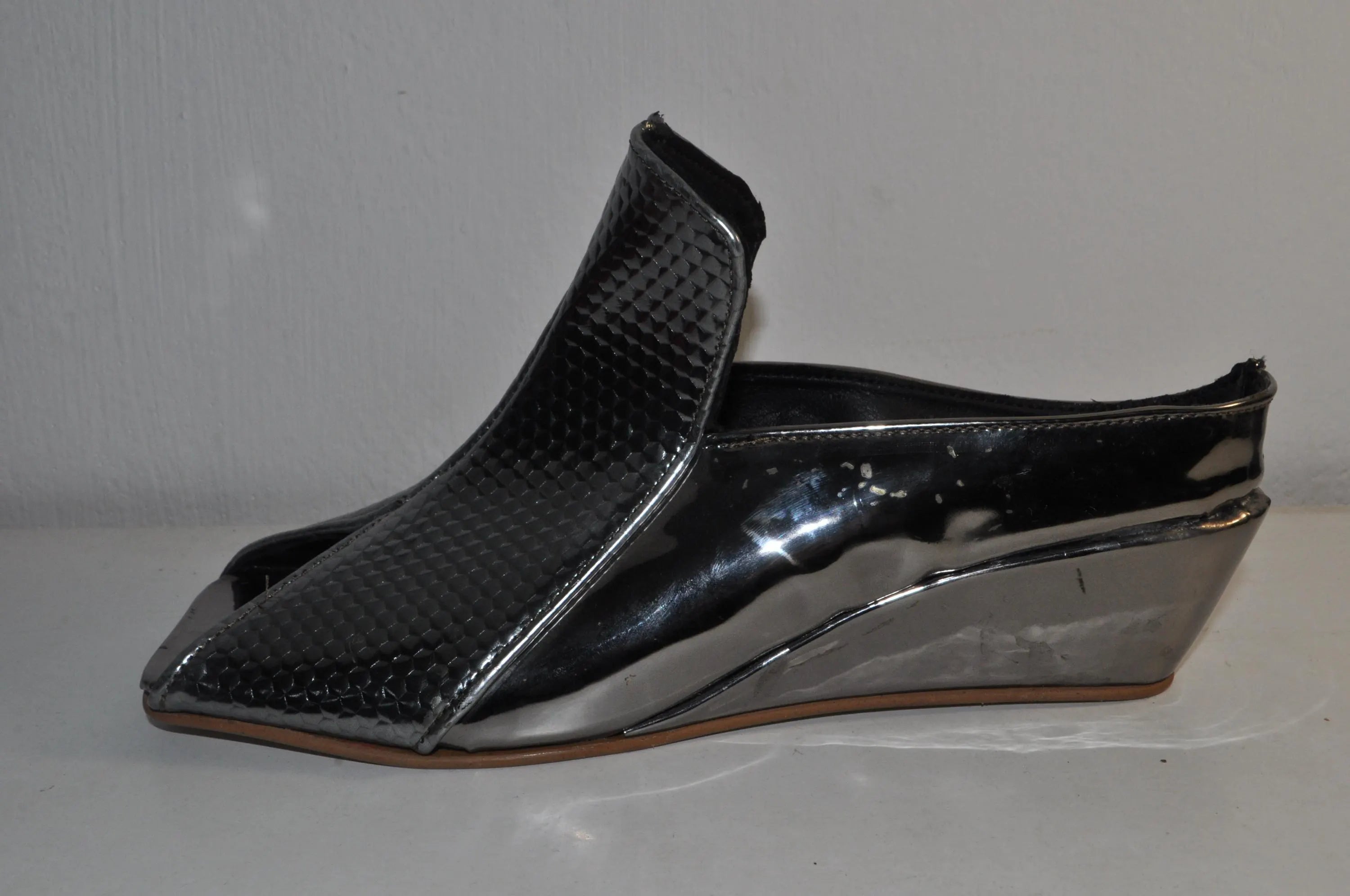 “Luxury Women’s Bianca 05 Chunky Heel Sandals – Trendy Fashion Heels”