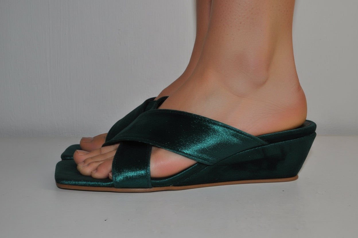 “Designer Women’s Handmade Leather Chunky Heel Sandals – Sophisticated Evening Heels”