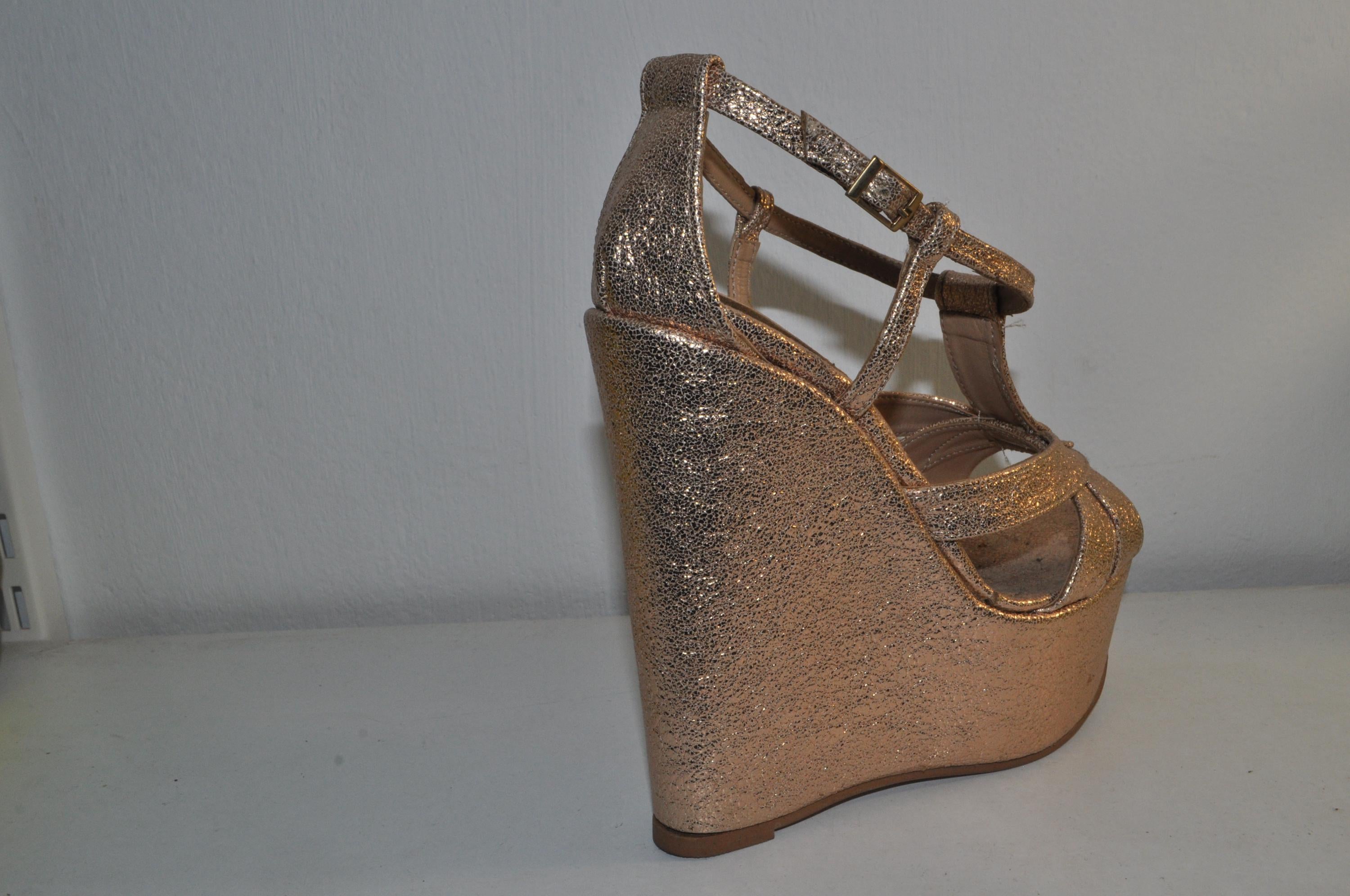 “Designer Women’s Handmade Gold Wedge Heel Sandals – Stylish Evening Heels”