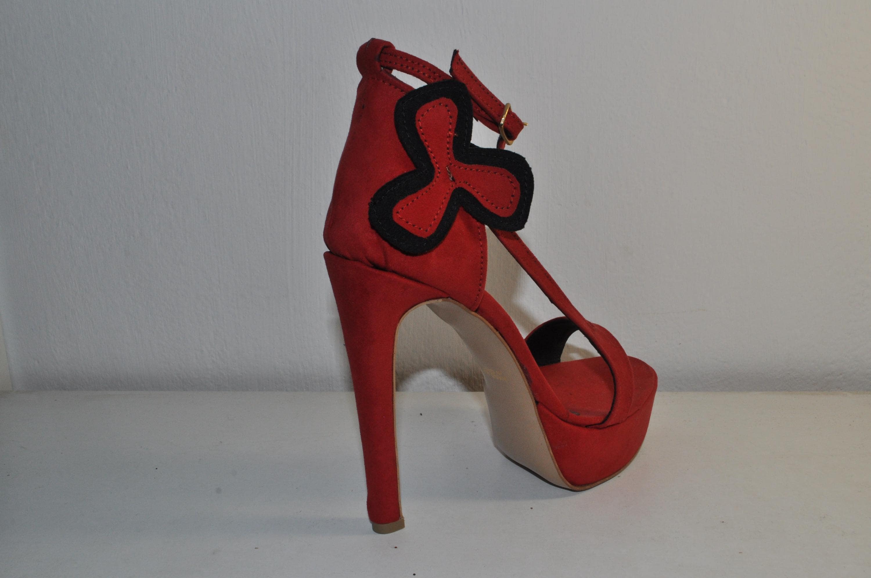 Elegant Red Chunky Heels: Handmade Evening Sandals