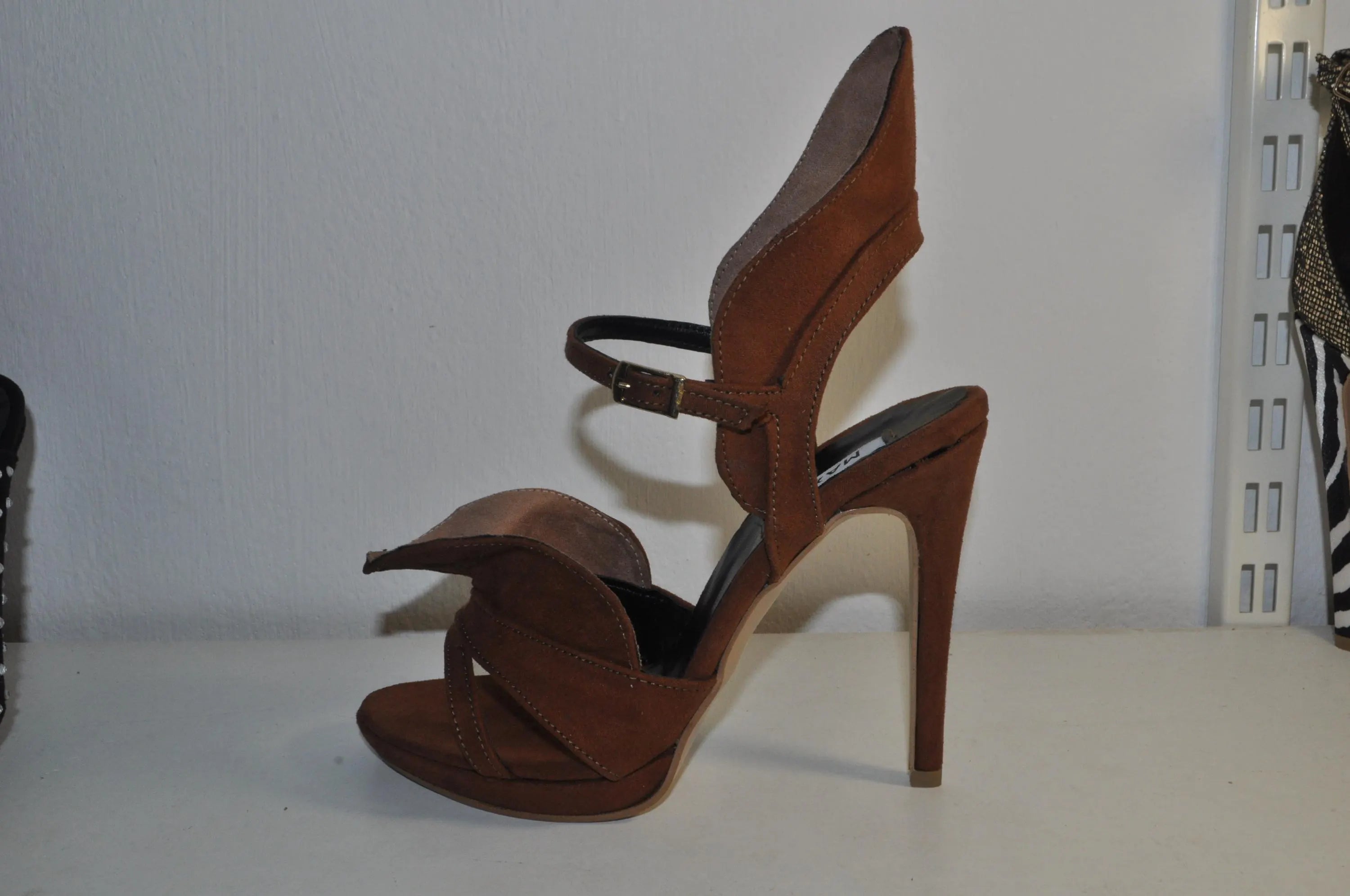 “Designer Women’s Brown Chunky Heel High Heel Sandals – Stylish Evening Heels”
