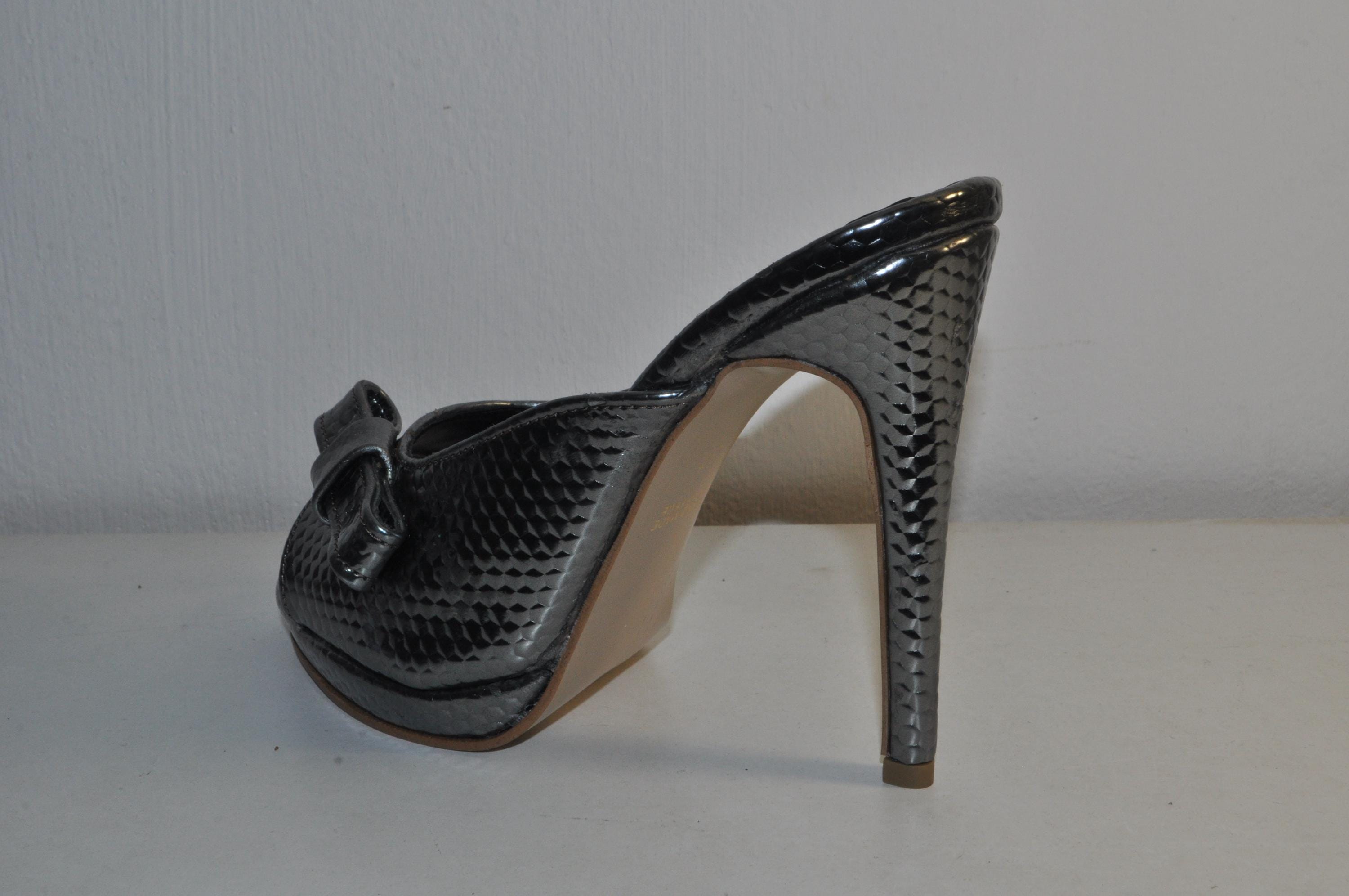 “Women’s Handmade Leather Chunky Heel Sandals – Stylish High Heel Shoes”