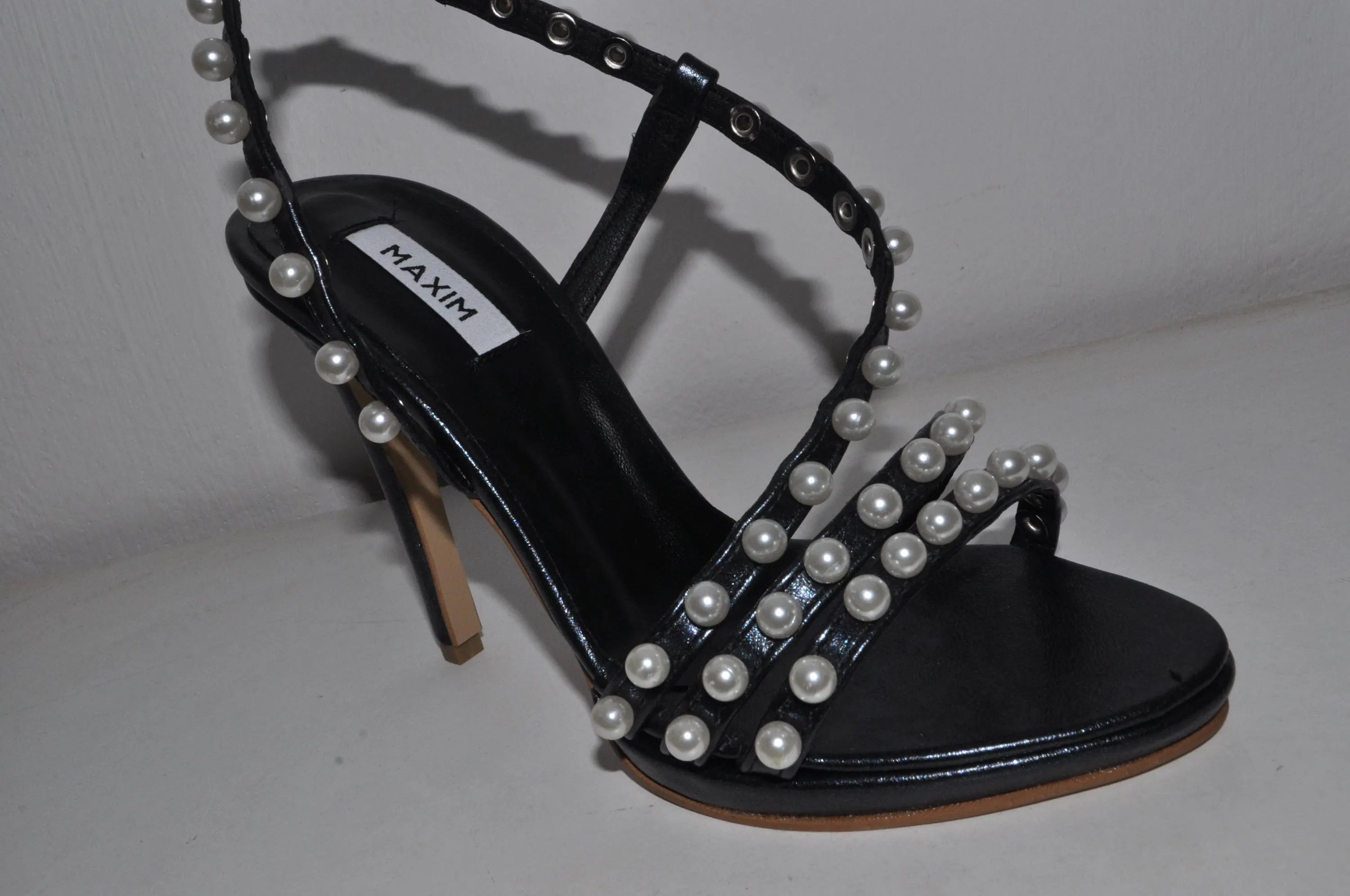 “Designer Women’s Pure Pearls Black High Heel Sandals – Sophisticated Evening Heels”