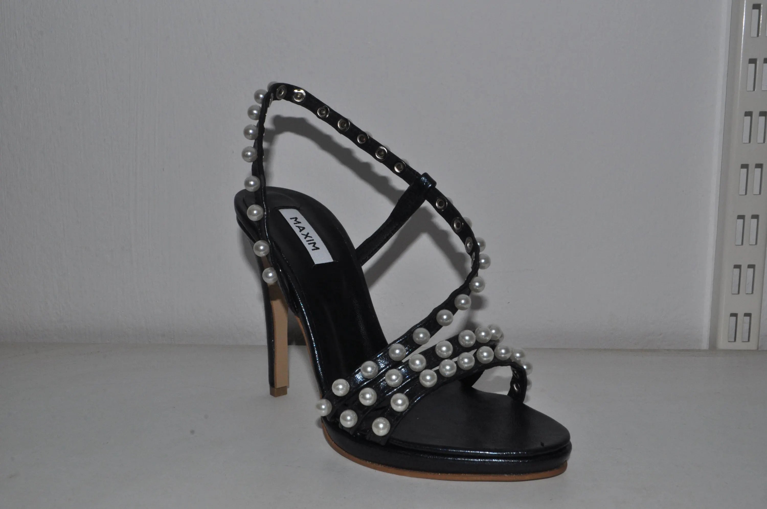 “Designer Women’s Pure Pearls Black High Heel Sandals – Sophisticated Evening Heels”